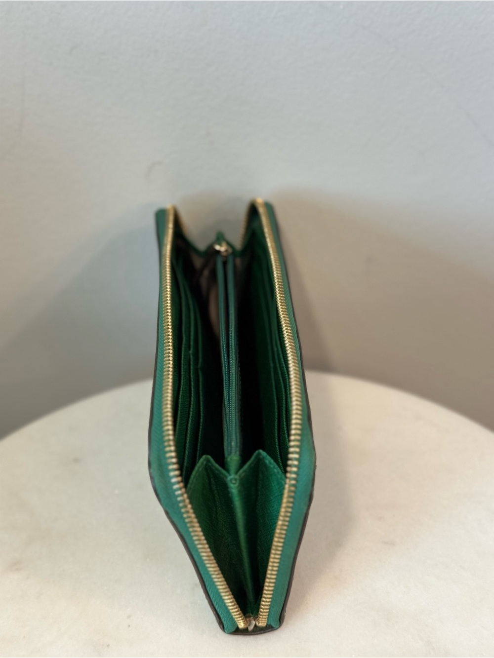 Michael Kors Green Zip Wallet with Gold Logo - Picture 4 of 8